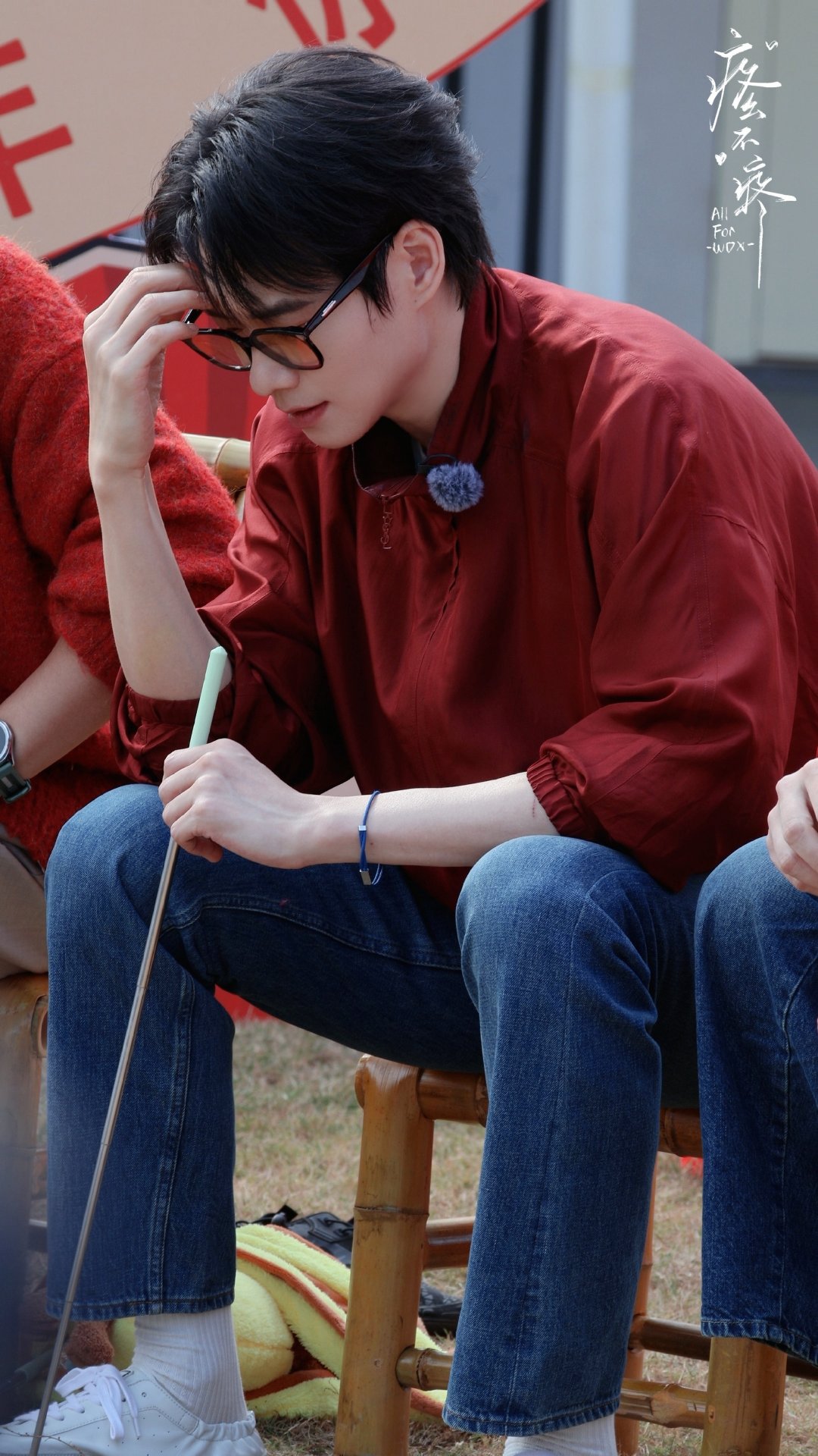 魏大勋你睁开眼我不信你两眼空空魏大勋这待遇也太好了吧，被徐志胜周奇左右夹击，摸摸
