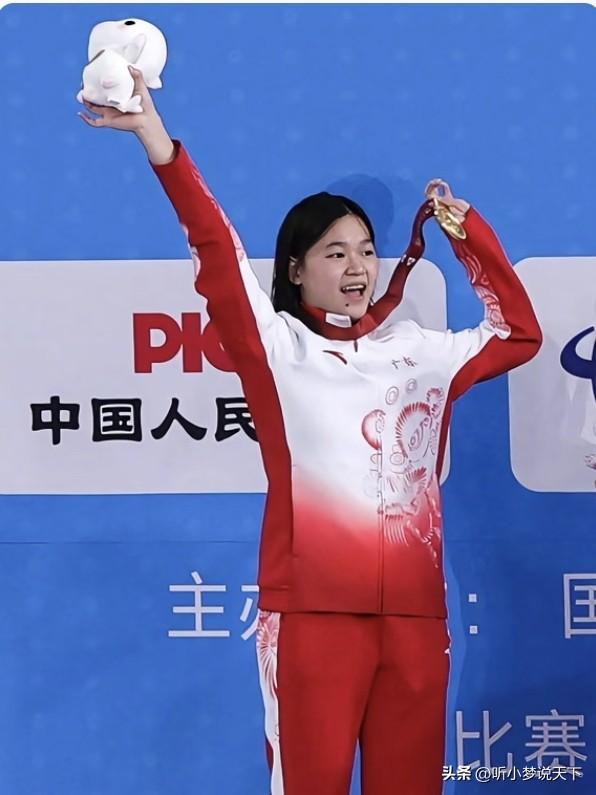 全红婵的跳水表现
让人叹为观止
难道她真的是18岁的小姑娘吗？

同样18岁，你