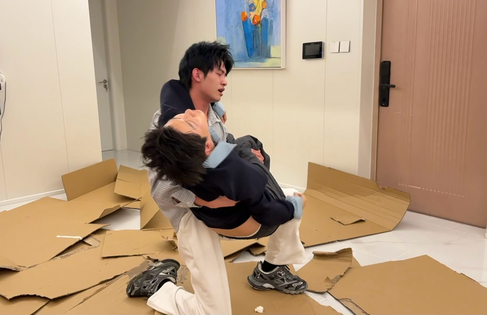 我都看哭了但突然在此刻又想感叹攻力量了。。。小黑屋训练之后他都看起来已经哭到脱力