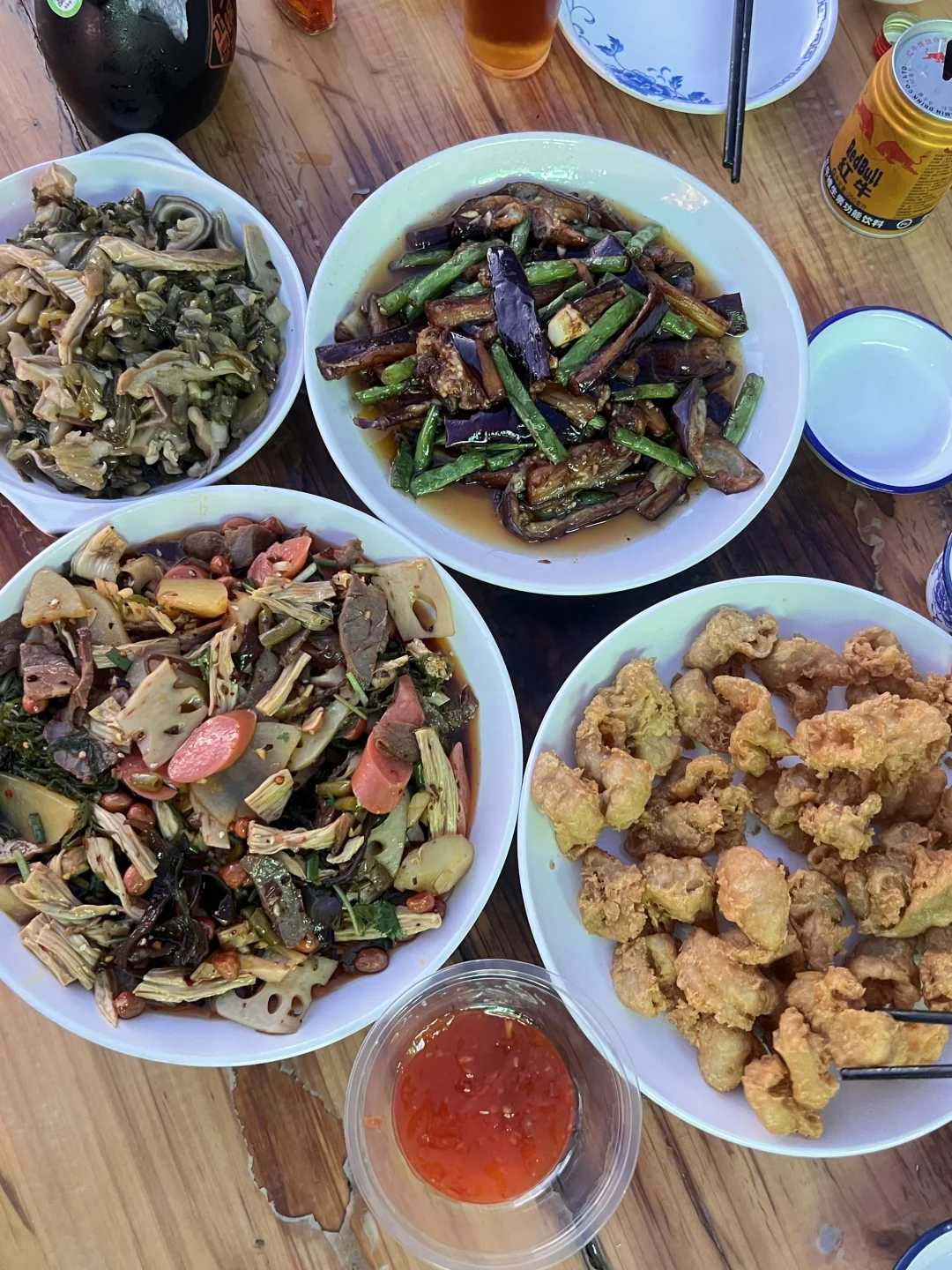 这家大排档的炸肥肠好有味儿！