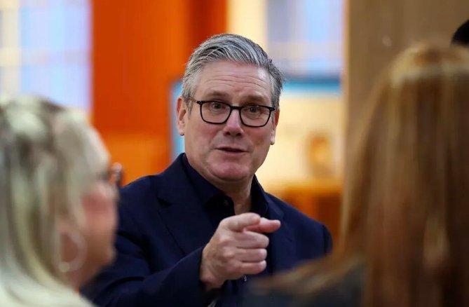 英首相要求阿布将25亿切尔西售款援乌英国首相斯塔默要求阿布拉莫维奇将出售切尔西所