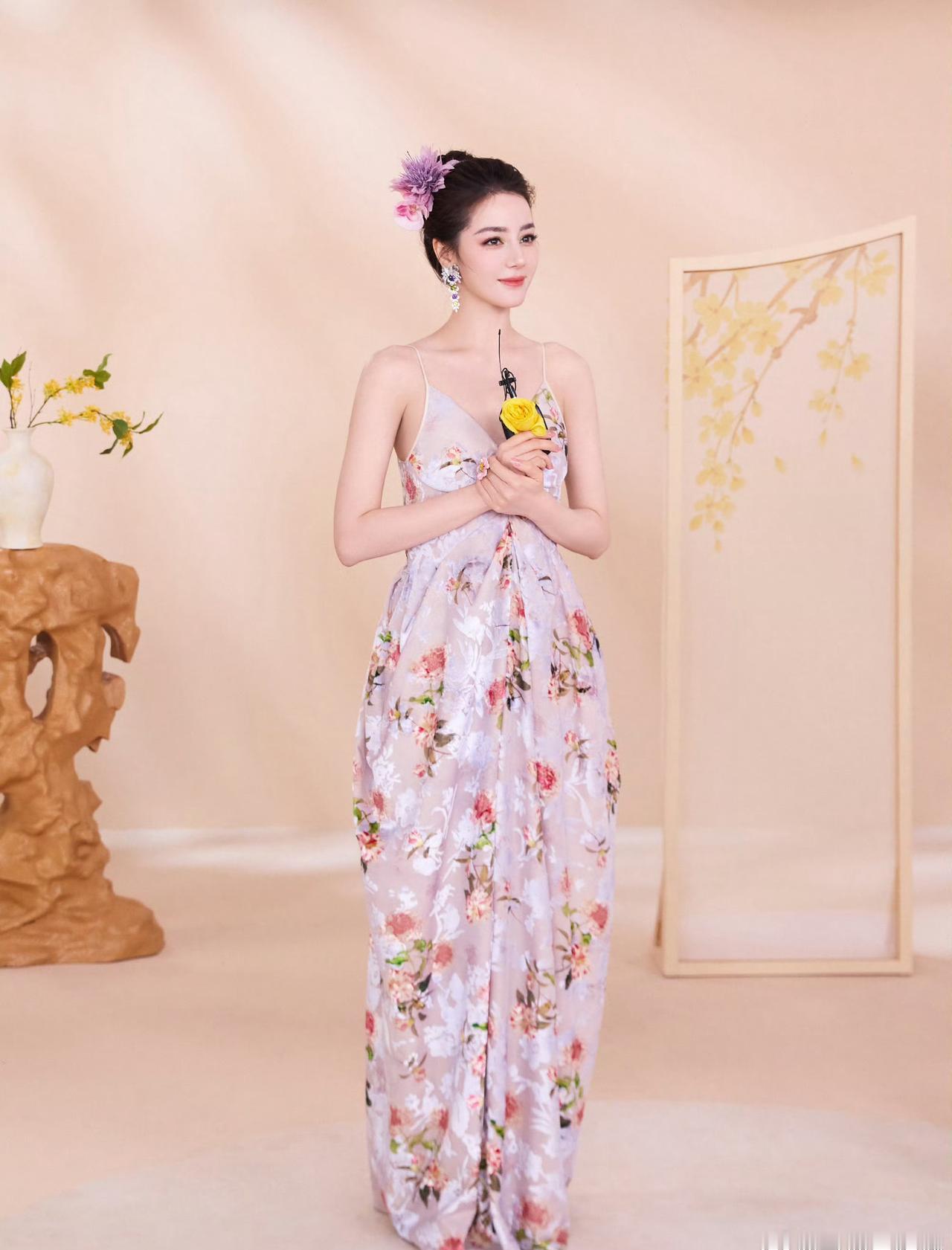 给迪丽热巴做造型的出来挨夸[马思纯的微笑]迪丽热巴造型登顶rcfa [锦鲤附体]