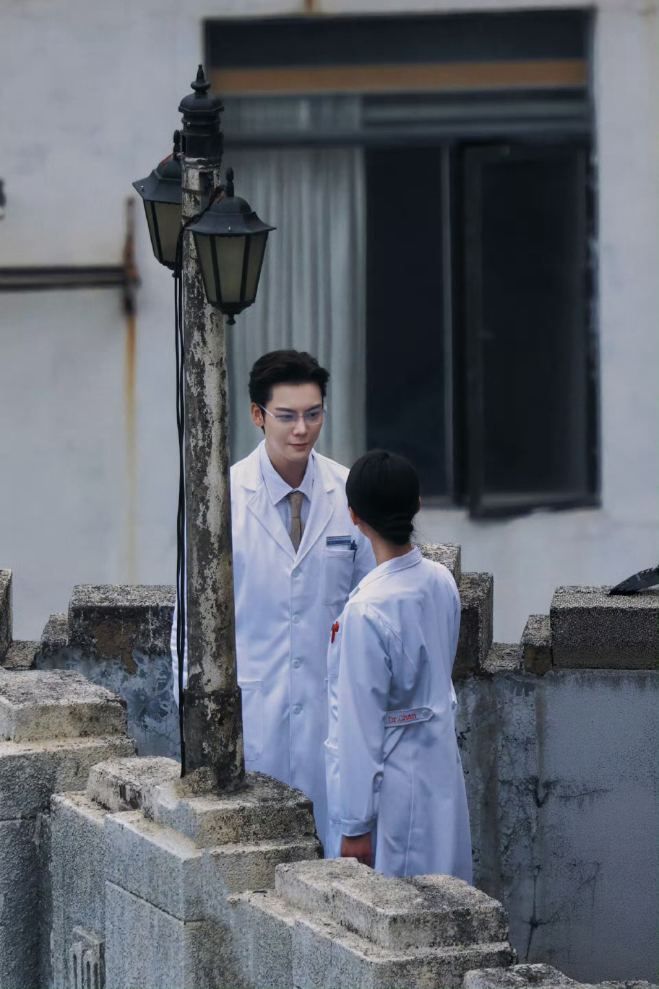 omg这段扇巴掌的戏好有拉扯感，男神女神你们请继续……向涵之扇陈伟霆巴掌陈伟霆向