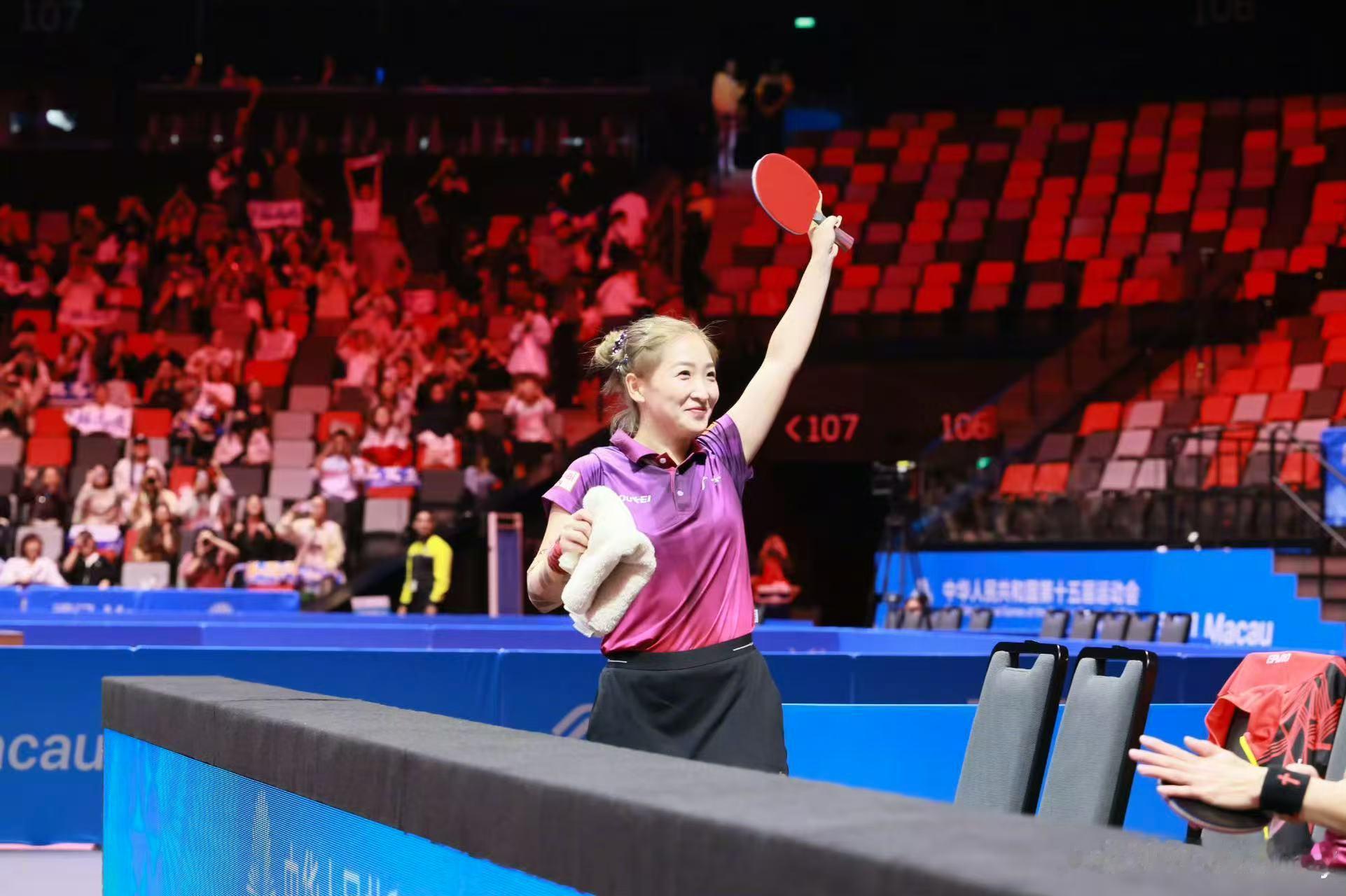 刘诗雯详解乒乓球鹰眼技术与发球判罚的适配问题，点出摄像机角度对左右手球员判罚公平