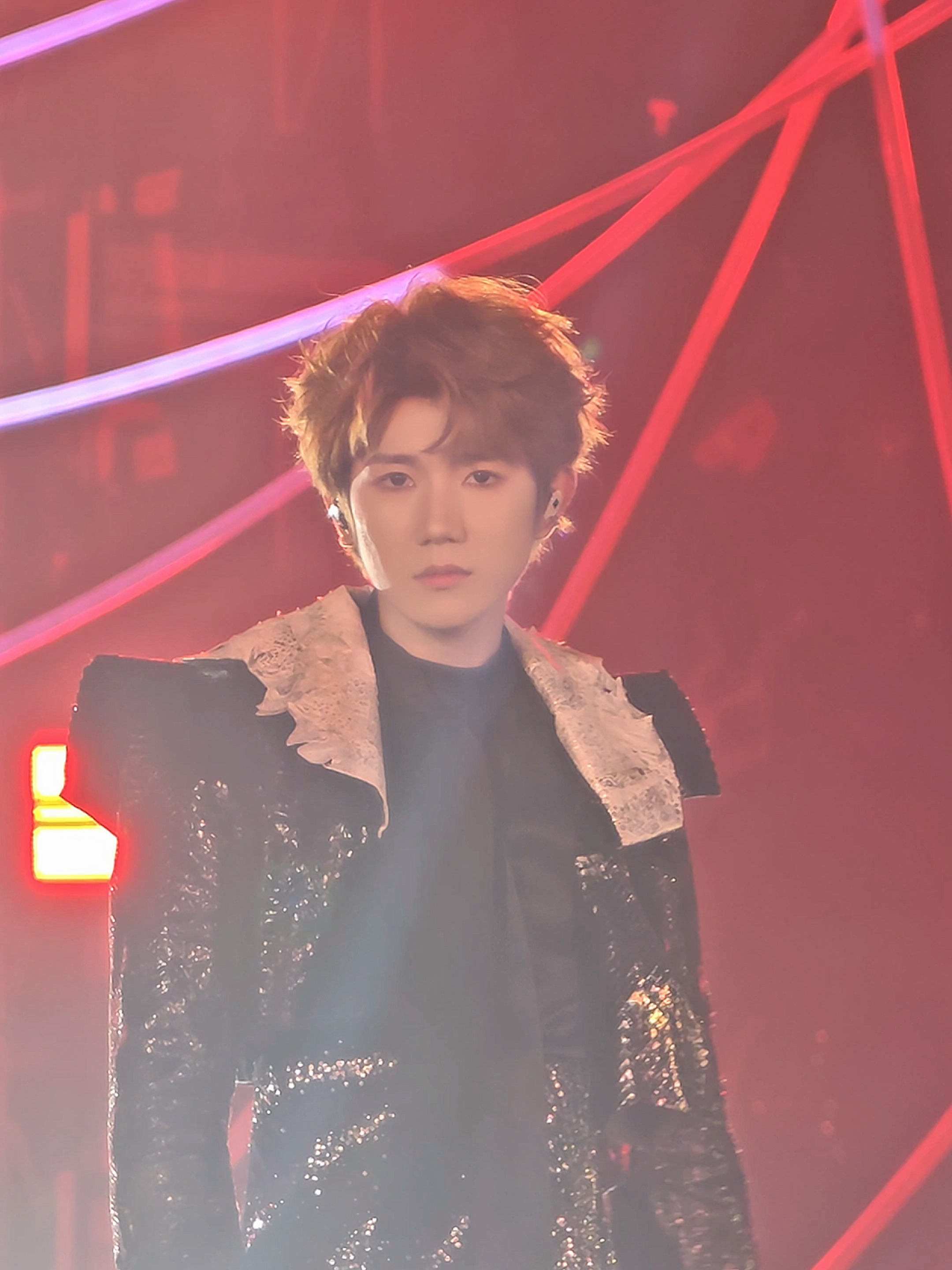 就这样顶着baby face 完成最狂野的一趴 