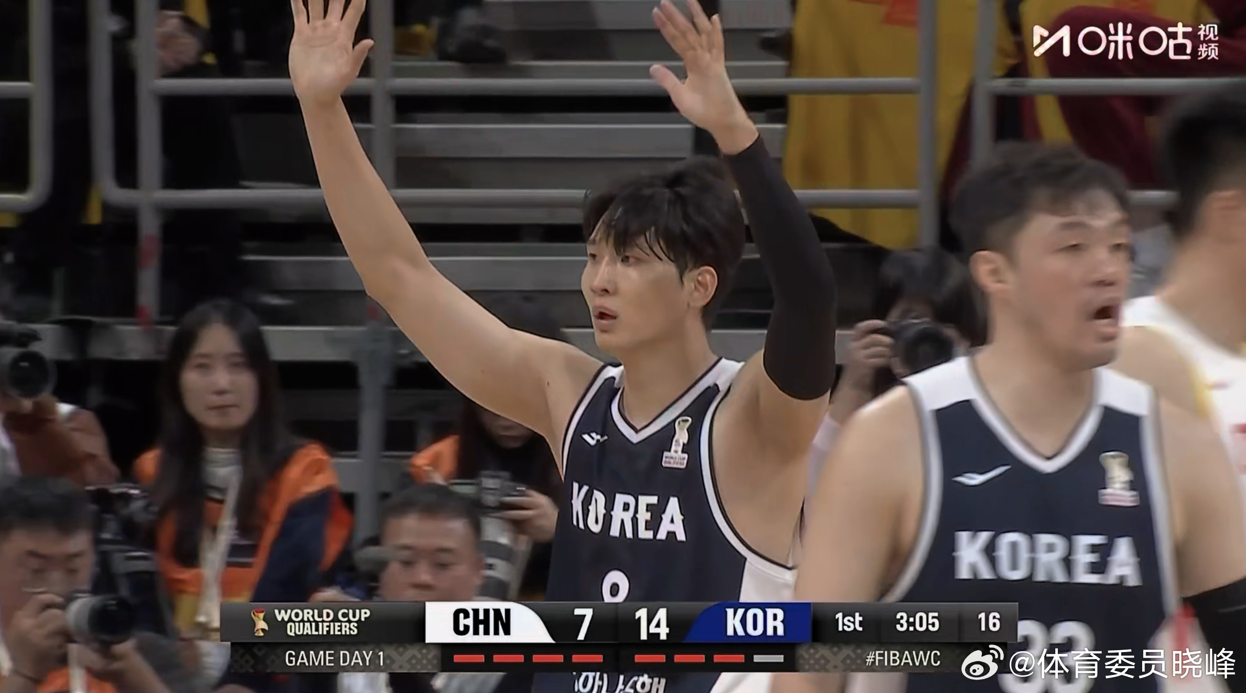 中国男篮vs韩国男篮有点像大号王哲林呢？？？？ 