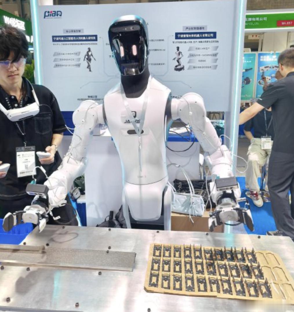 2026慕尼黑上海电子展 透露出一个明显趋势：汽车供应链正在降维打击机器人赛道！
