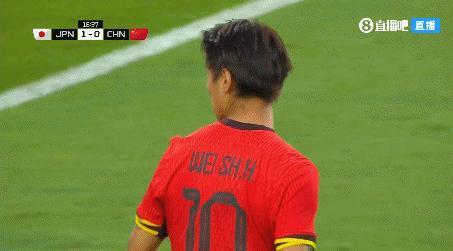 踢日本能获得这样的单刀机会不容易，特别是张玉宁并不以速度著称，但这个单刀却是张玉