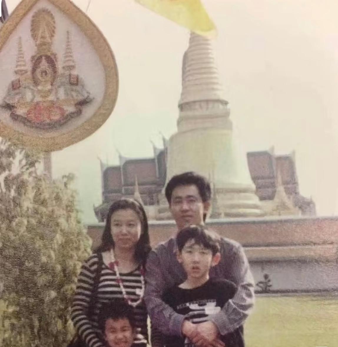 遥想家印当年，腰包挣满了，雄姿英发

照片这里是泰国，也是86版西游记的取景地之