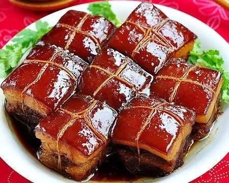---

标题：吃了还想吃！东坡肉的秘密武器，肉酥汤浓，肥而不腻，秒变朋友圈“吃