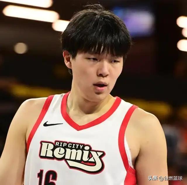 发展联盟验货完毕！北京时间3月28日上午，杨瀚森跟随混音队完成了本赛季发展联盟常