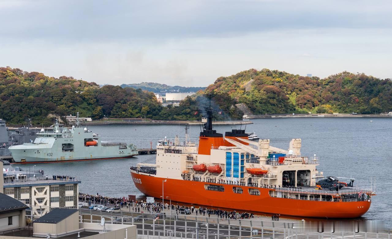 🇯🇵日本海军破冰级科考船“白濑”号（AGB-5003）于2025年11月19