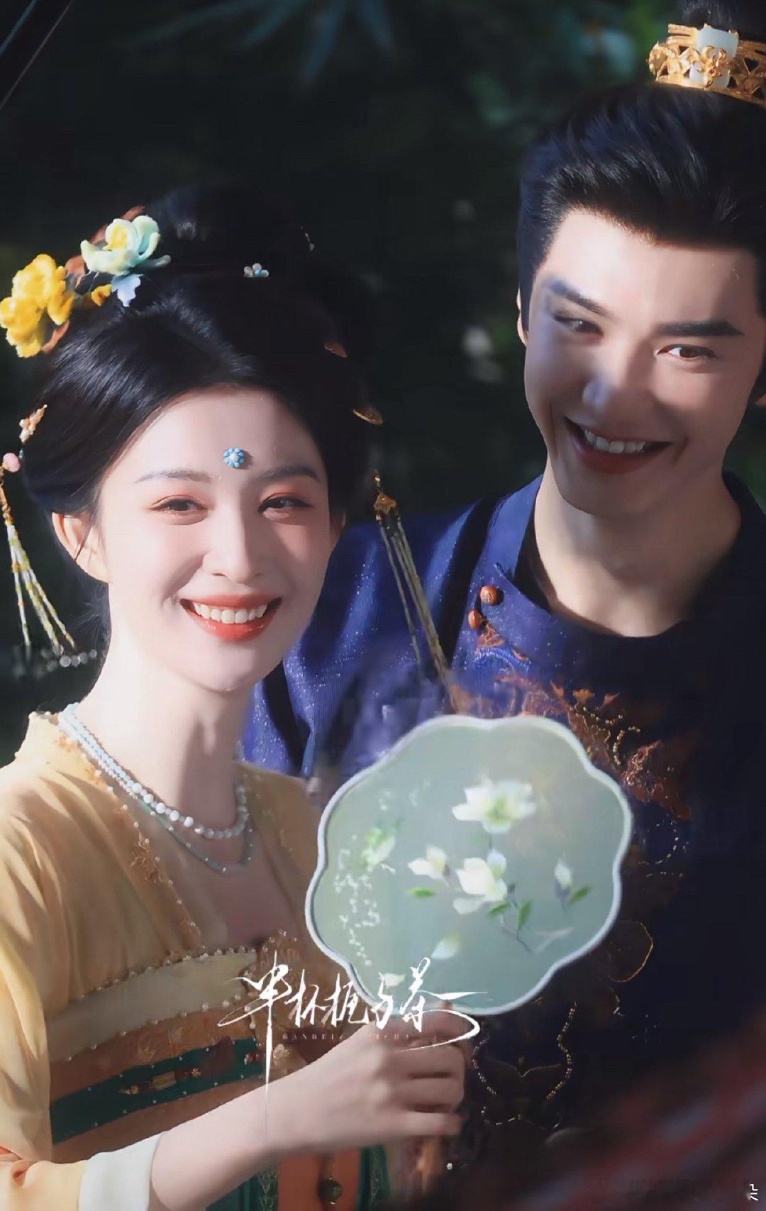 浮生男女主的路透像两姐妹 