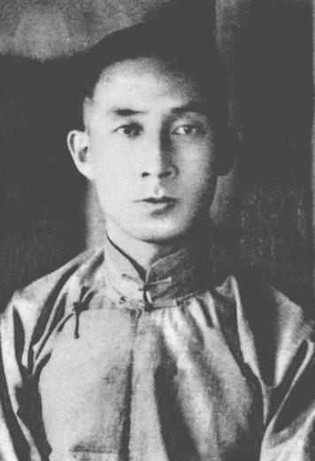 1936年出狱后的薄一波