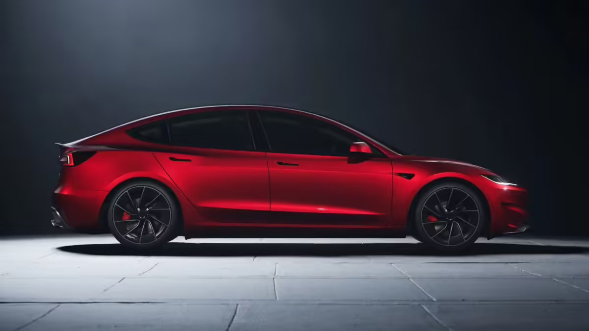 【特斯拉正研究三电机版Model3】随着特斯拉 Model S 与 Model 
