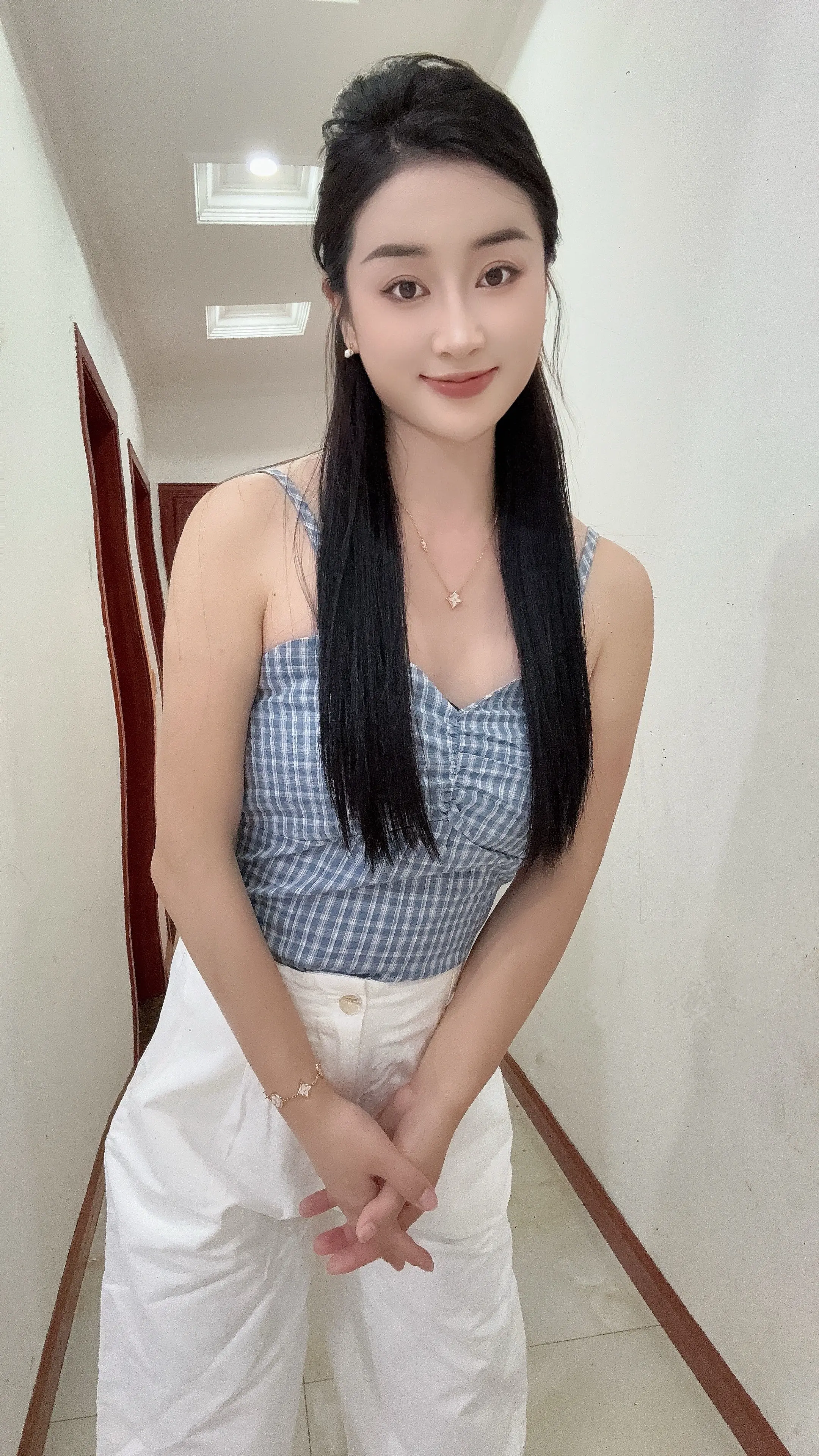 如果真心了，钱算什么，如果在乎了时间算什么，如果真爱了年龄算什么，结束...