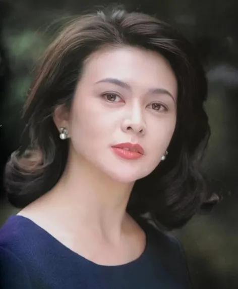 关之琳这美貌太绝了！美若天仙，不愧是气质女神，真是让人目瞪口呆。#娱乐# #明星