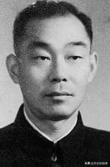 1933年被判死刑戴20斤镣铐入狱，16年后执掌上海滩治安，李士英的人生远比谍战