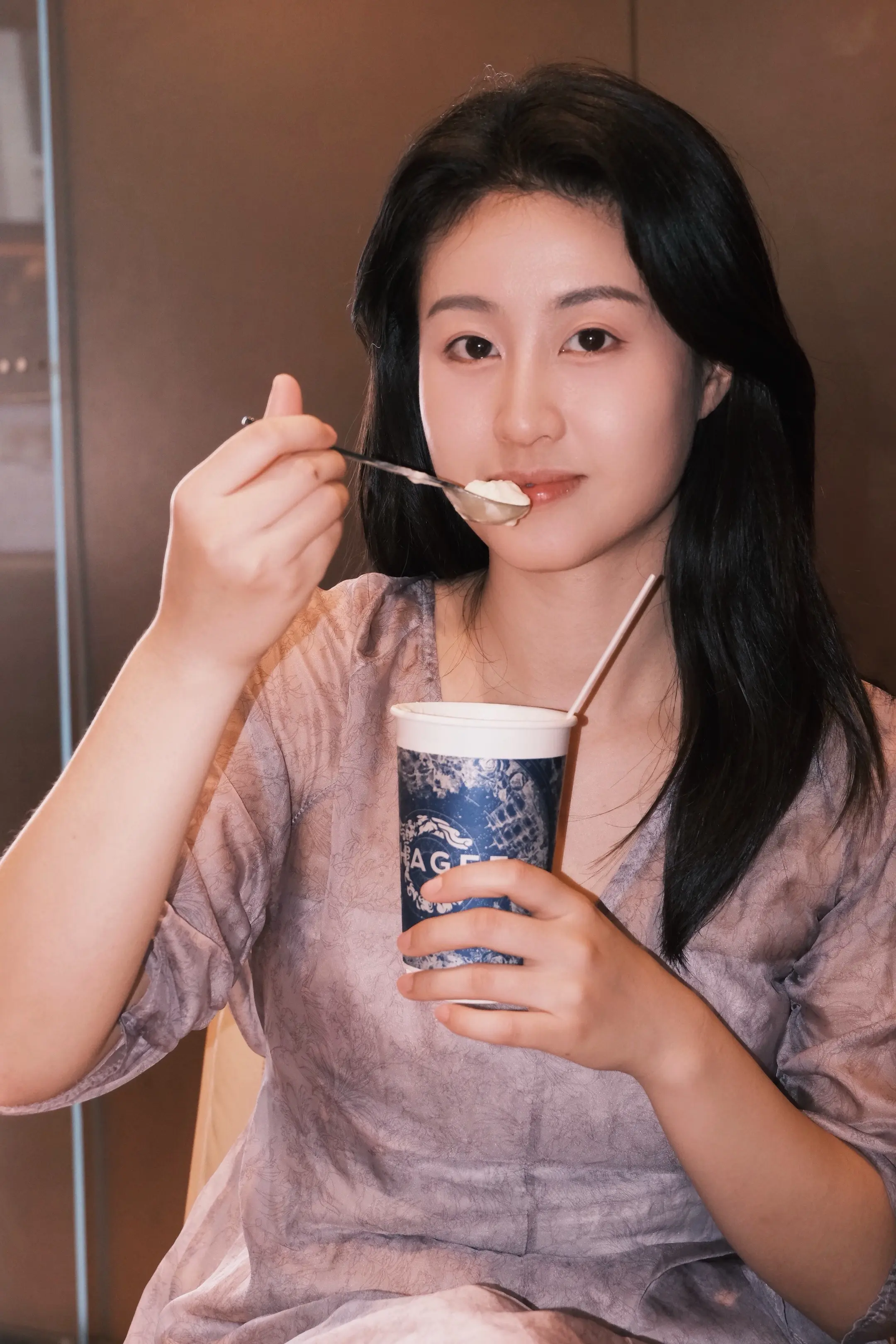 拥有一双看狗都深情的眼睛，是一种怎样的体验