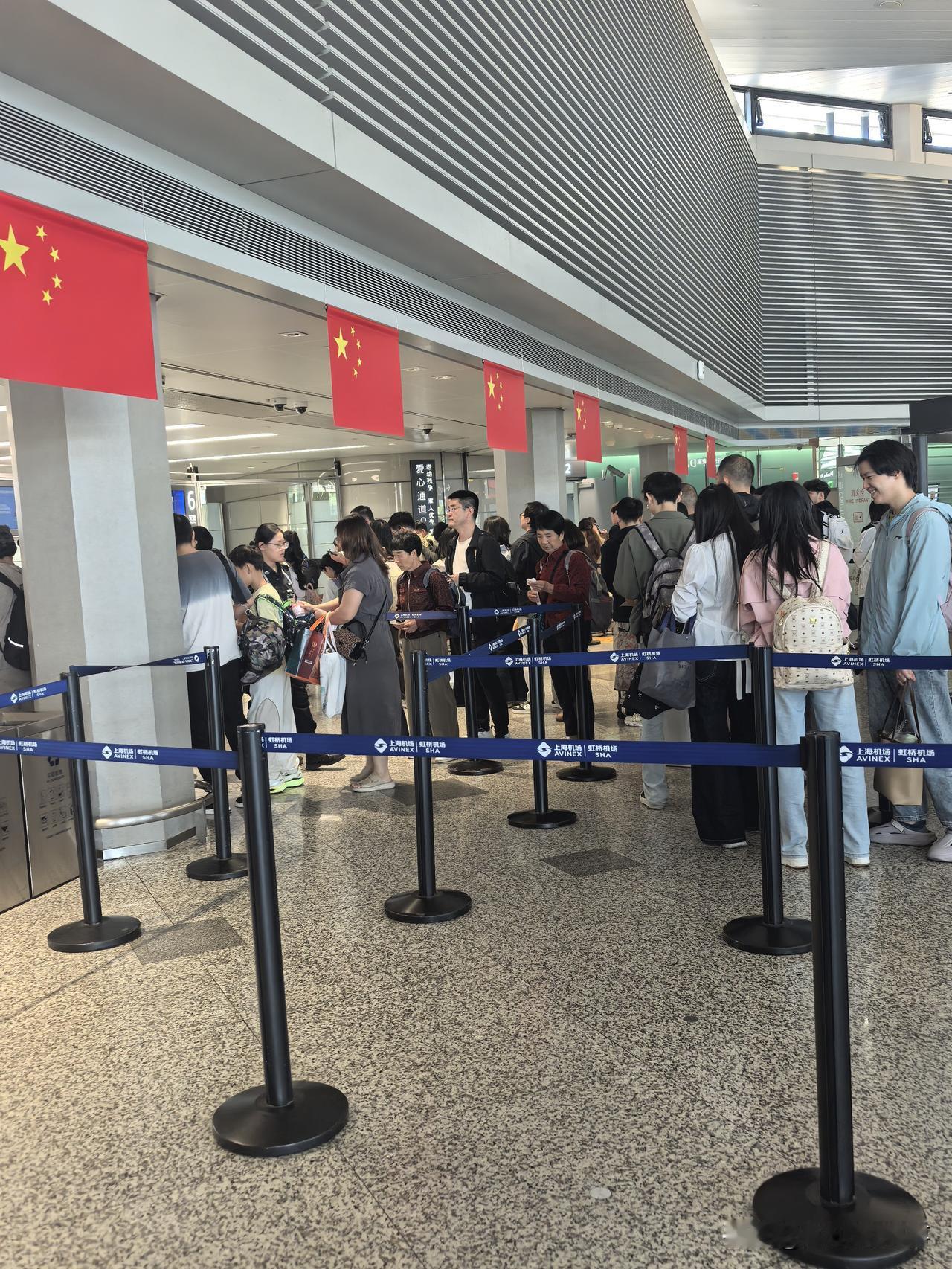 在聚和离中撕裂、撕扯的是什么？
…
高兴又难受！
今天内容有点不一样，实在是找不