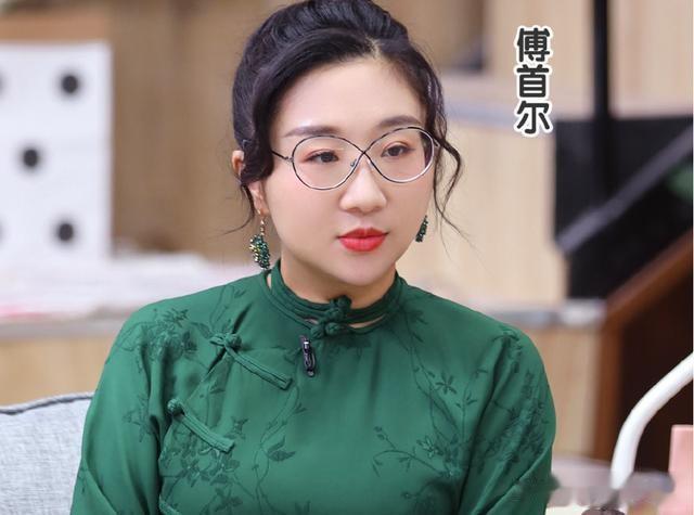 《再见爱人》里面傅首尔和自己的老公老刘的故事想必大家已经了解了很多，只不过此时的