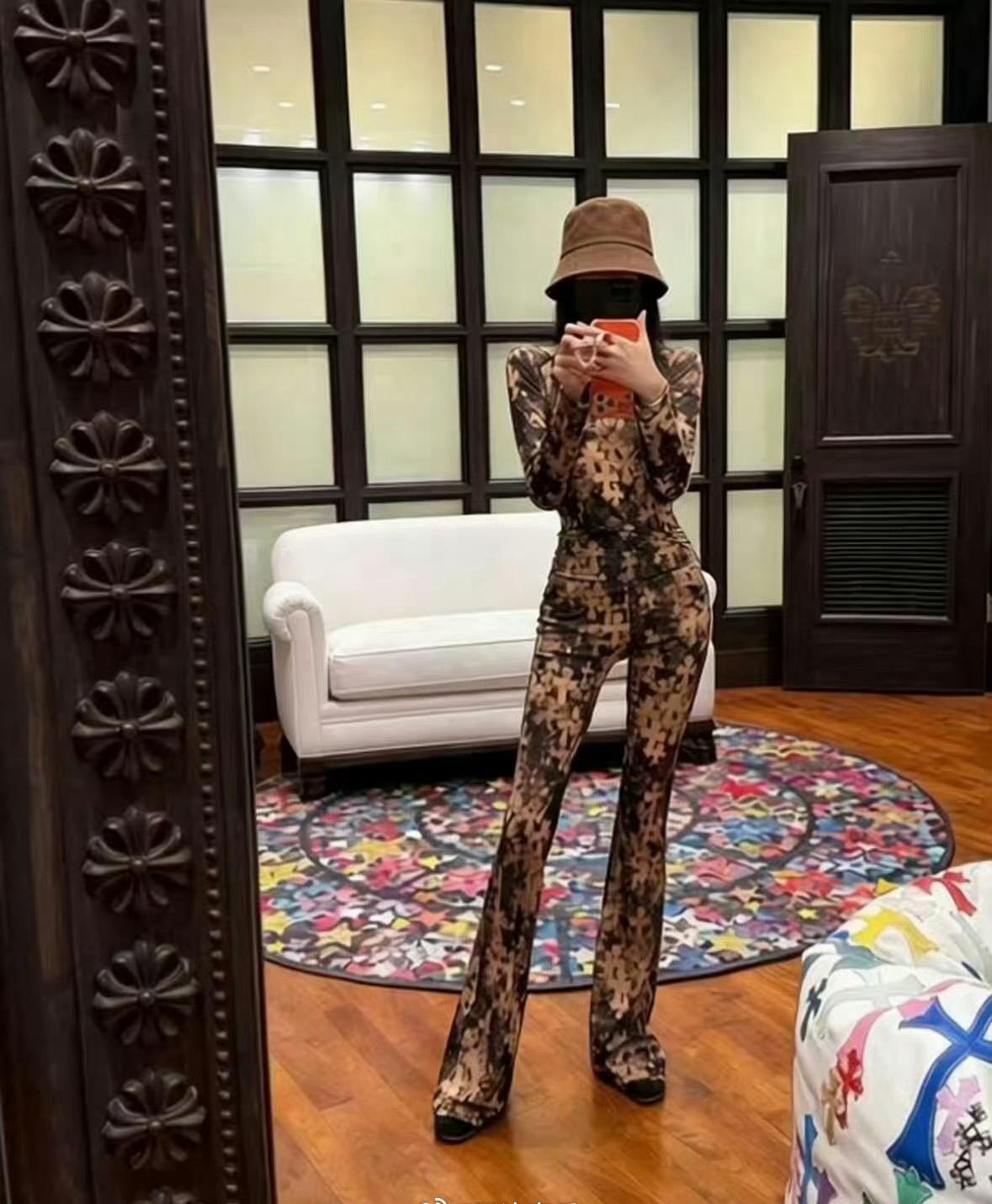 唐嫣ins晒穿紧身衣秀身材，确实比例逆天，体型优越 ​​​