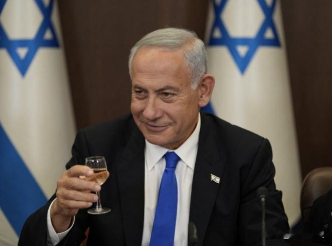 一旦中美开战，美军将全面轰炸中国？100岁的基辛格2016年早就发出过警告，美国