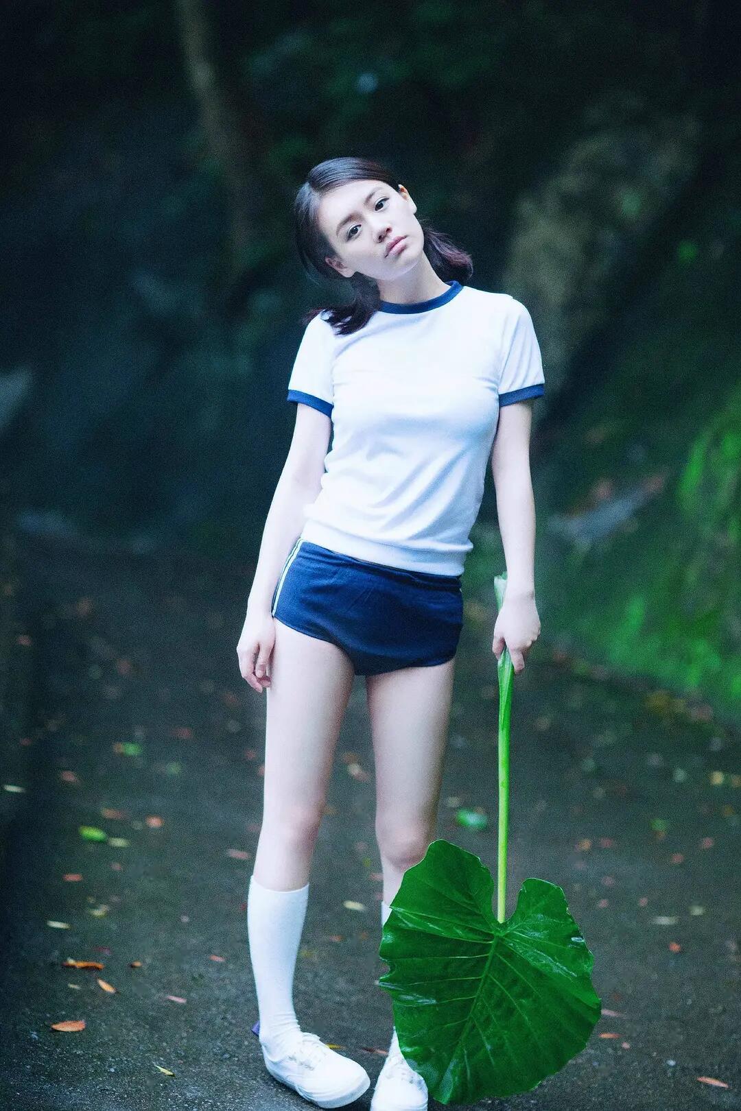 马思纯2016年古早文艺写真，这时候她正和欧豪谈恋爱… ​​​