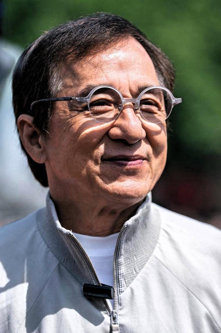 成龙自曝ADHD上热搜，评论区看哭一片
 
一觉醒来，成龙又双叒叕冲上热搜了。