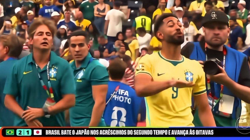 巴西球员赛后伸五指嘲讽日本⚽️世界杯 这场逆转赛后，库尼亚比出五指，回应日本球员