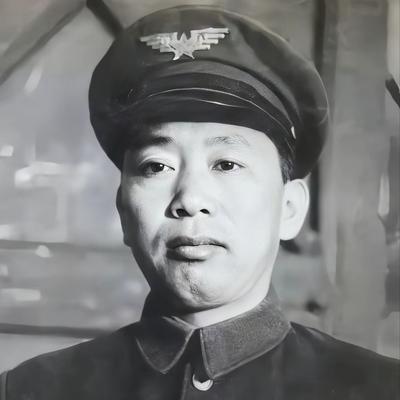 1936年，刘亚楼的警卫员谢志坚不幸落到敌人手里，就在他思索如何脱身时，一个老汉