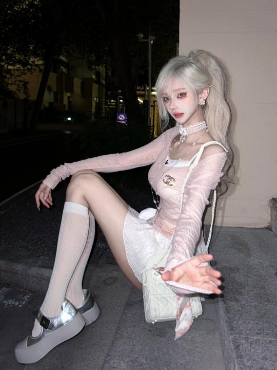 厦门的夜晚，空气里弥漫着花香