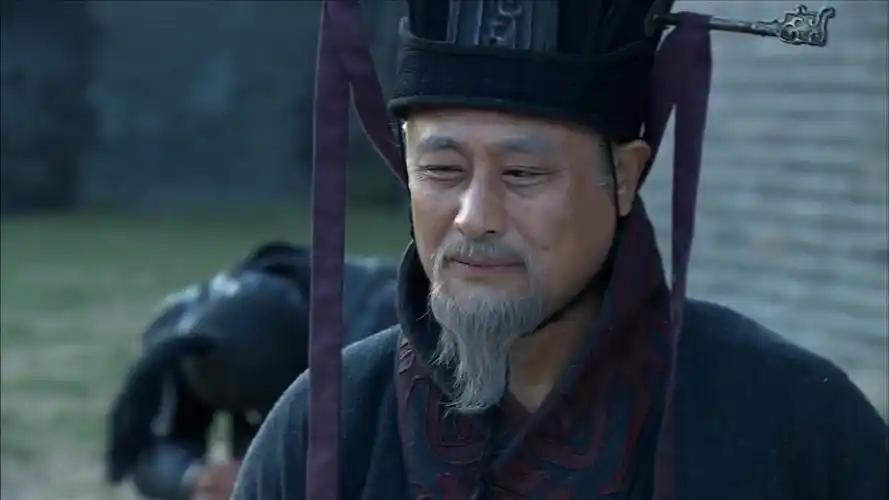 帮曹操打下半壁江山的第一功臣，为什么宁死也不让他当皇帝？荀彧到底是汉臣还是魏臣？