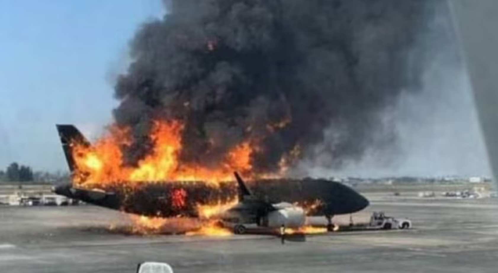 【#墨西哥恐发生贩毒集团内战# 】#墨西哥多州发生报复行动# 随着一声巨响，墨西