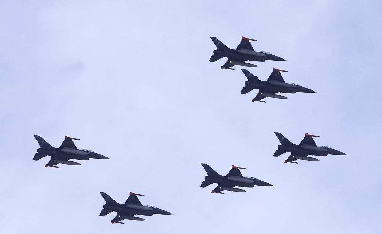 解放军有效处置美军在黄海活动【不能以地面思维考虑空中和海上：中美战机在黄海上空对