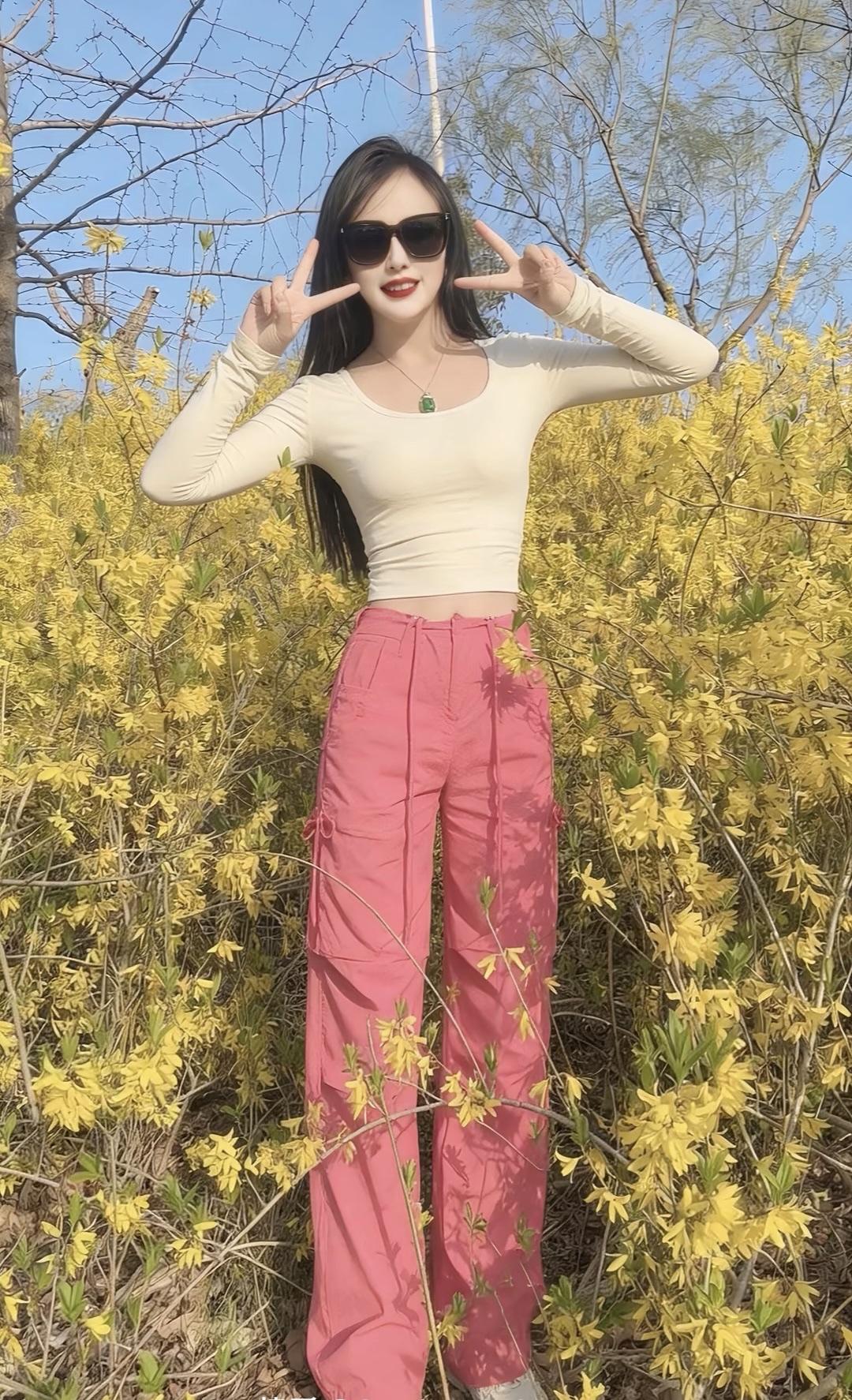 女生如何穿搭看起来时尚更有品味呢简约风穿搭