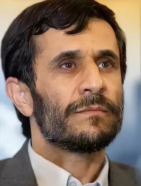 黑旗高挂，誓言震天，却换不回一丝一毫的尊严。现在德黑兰所面临的困境，本质是一场从