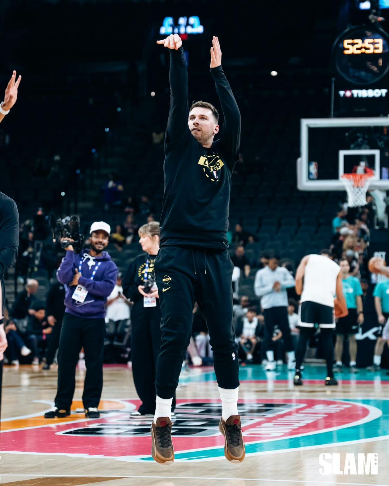 明明表现很好，但实际终身都可能无冠的新星，你认同吗

1.米切尔
米切尔的静态条