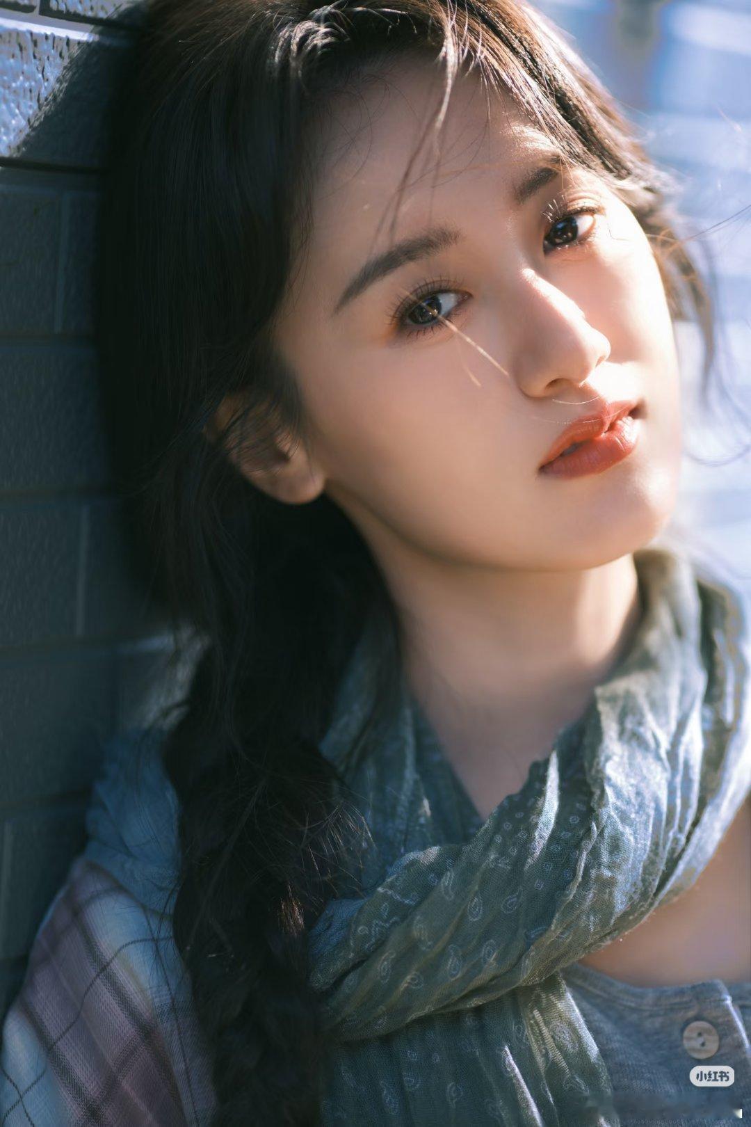 北京前几天刚刚初雪了，袁冰妍也初雪营业了！今天是文艺清新范！眼睛亮晶晶的！ 