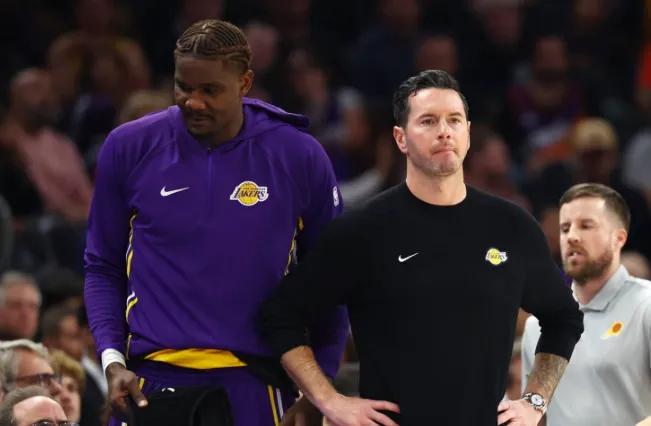 19分55秒，4次出手，6分8个篮板。
赛后，主教练雷迪克对着镜头说，他今晚打得