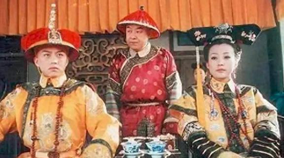 1654年，顺治不顾群臣反对，废了皇后孟古青。孟古青被废后，回了娘家，谁知她已有