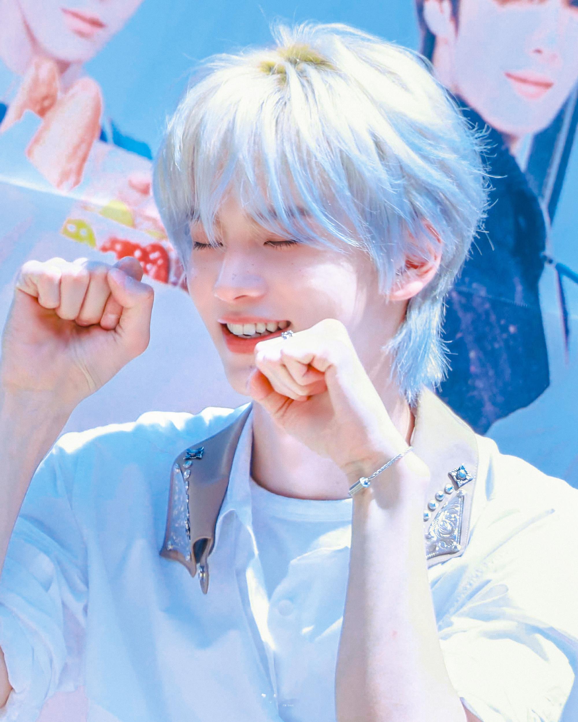 白发小惟｜ʸᵒᵘ ᵃʳᵉ ᵇᵉˢᵗ ᶠᵒʳ ᵐᵉ ᵗʰᵃⁿᵏ ʸᵒᵘ ᵃⁿᵈ ᴵ