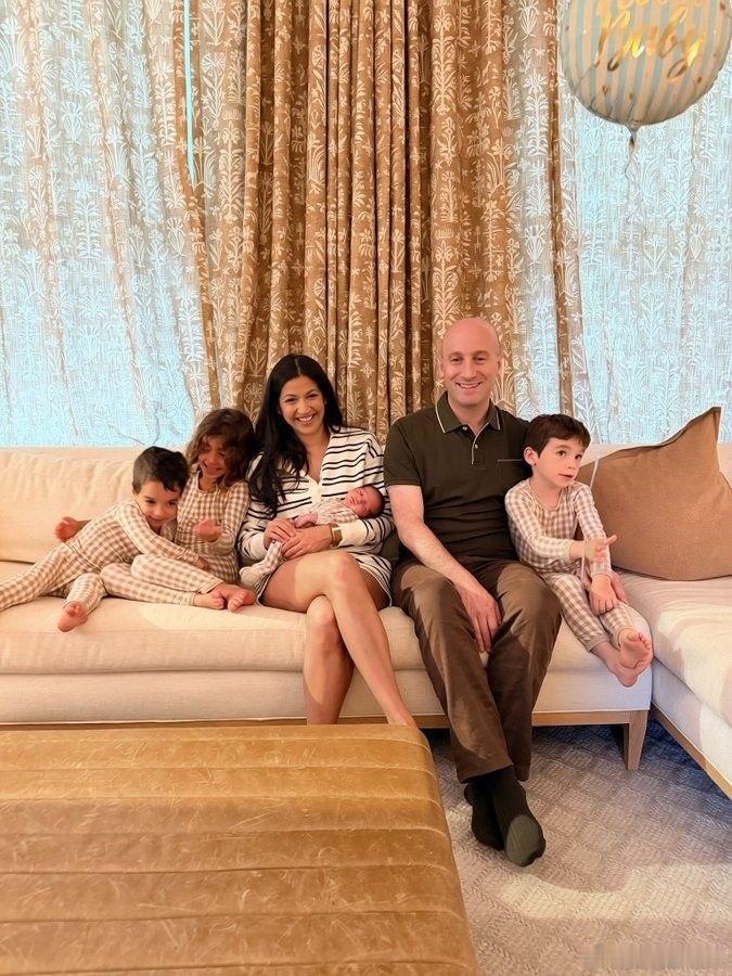 白宮副幕僚長Stephen Miller的第四個孩子已經平安到來。副總統萬斯，下