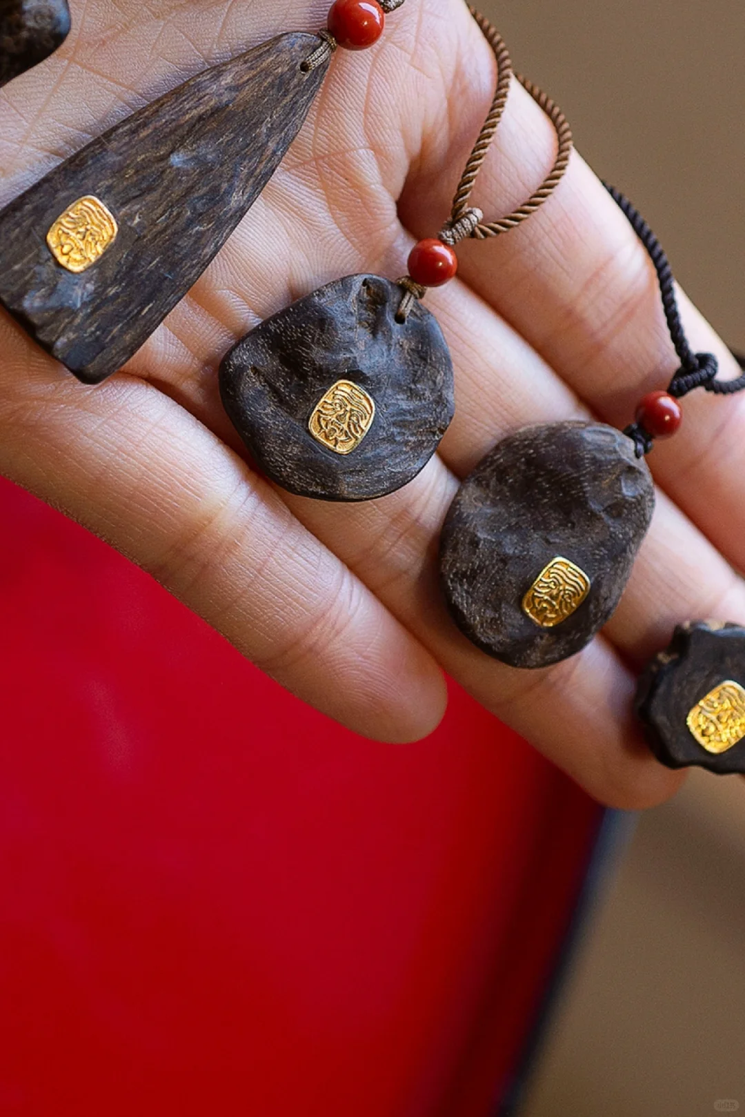 超喜欢😘奶奶说：女生戴“扎基拉姆”都不差💰