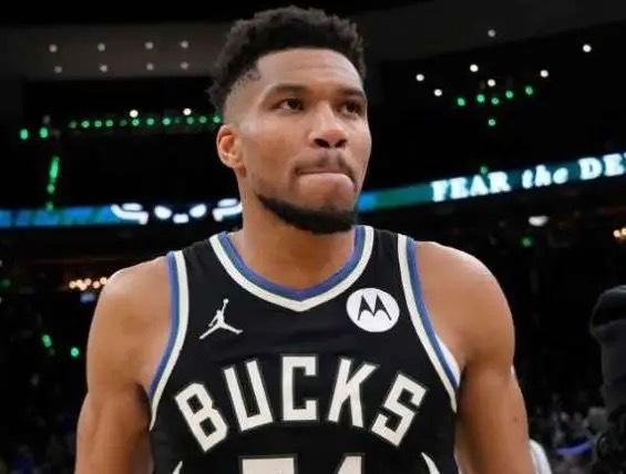 Shams：雄鹿对字母哥的要价是一名顶级新秀+大量选秀权
ESPN名记Shams