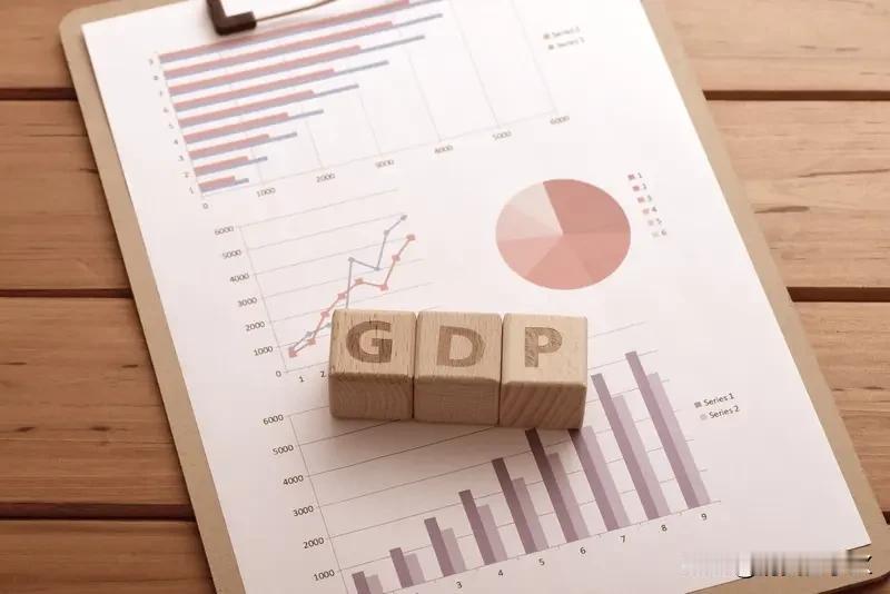 GDP的核心解释：通常用来一个国家（或地区）在一定时期内（通常为一年），所有常住