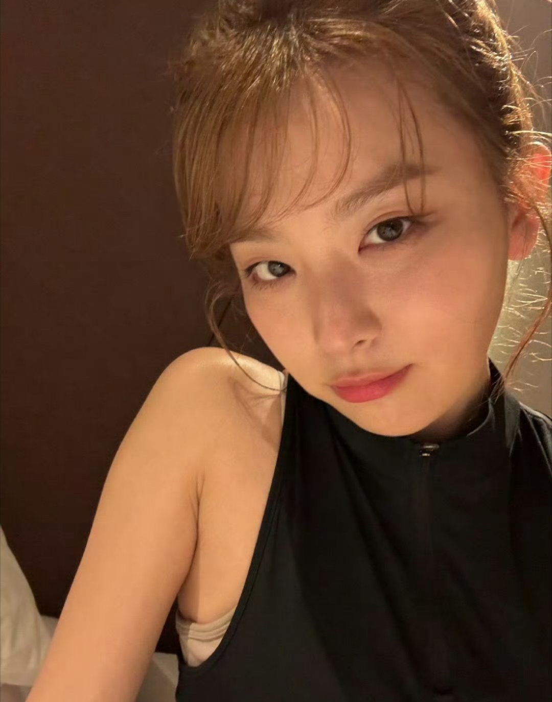 姜涩琪双眼皮 单双眼皮都很好看 不管变成怎么样 都是我们的小熊宝宝[爱慕][爱慕
