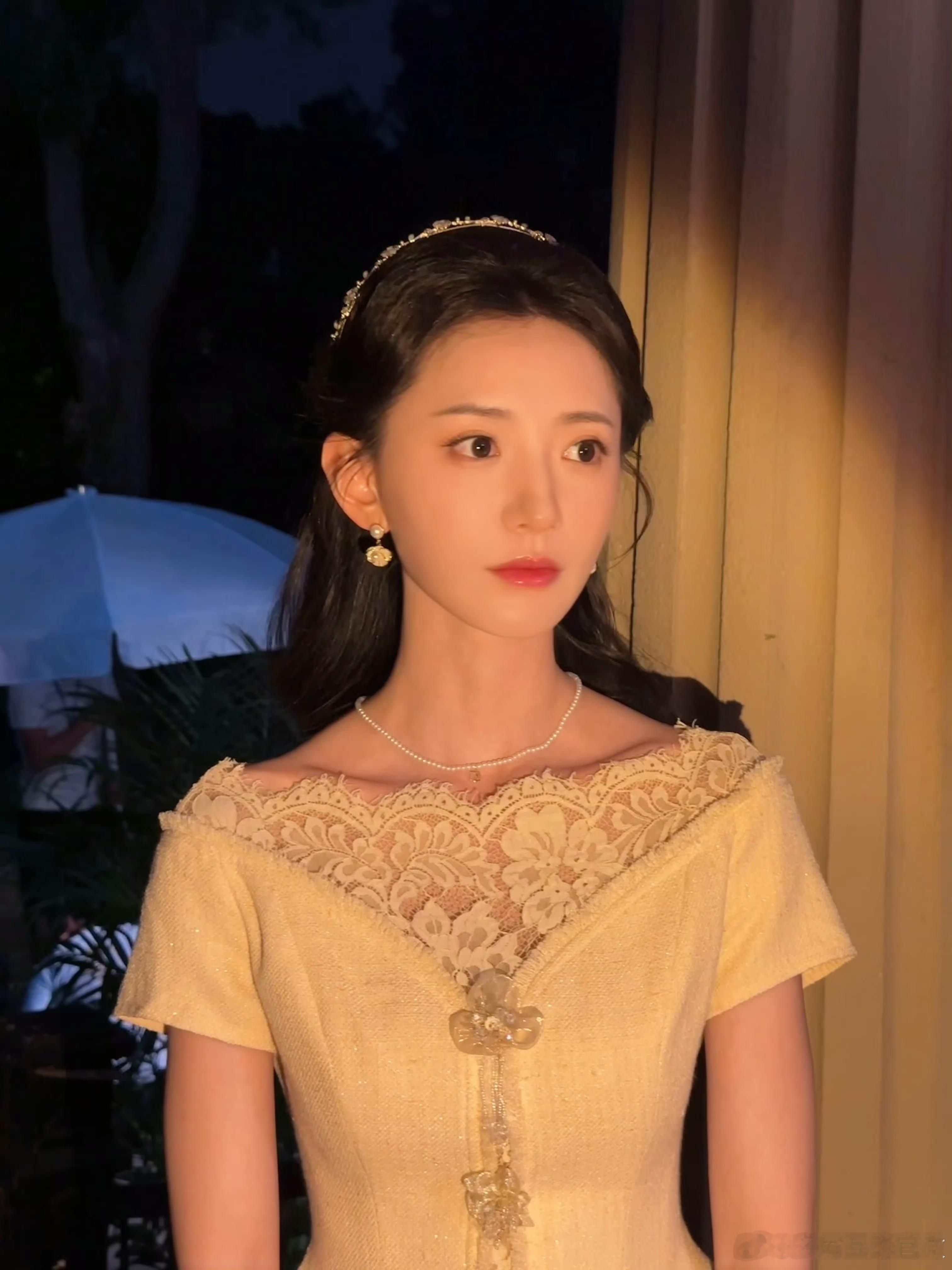 张婉莹的脸拍不出废片张婉莹美的无瑕疵三百六十度随便拍，每个角度都精致耐看 
