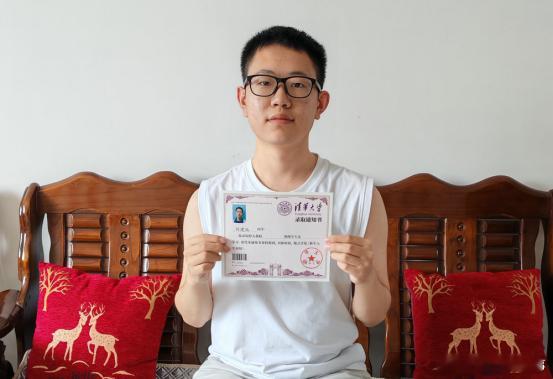 圆梦清华，他说“信心”最重要刘建池是恒一中学今年考入清华大学的学子之一，强基裸分