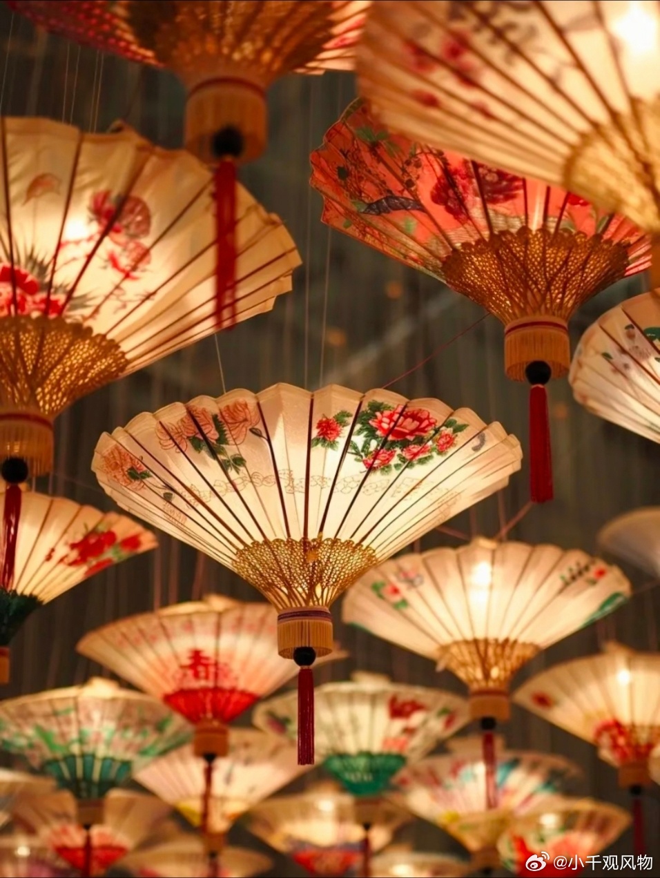 “一竿翠竹，巧匠批栾条条有眼，节节皆穿.. ..... ..” ​​​